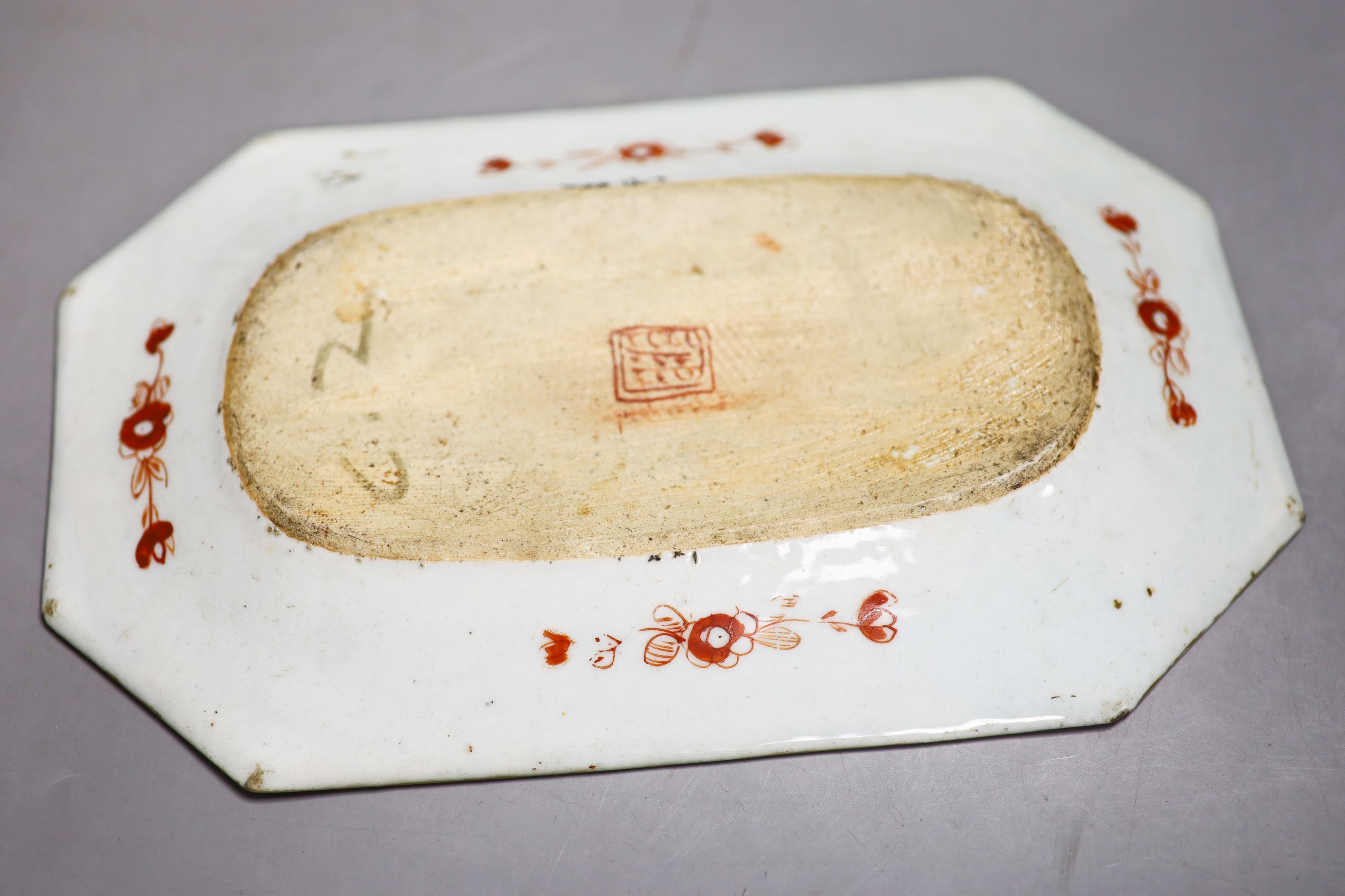 A Chinese clobbered blue and white bottle and a similar canted rectangular dish, 18th/19th century